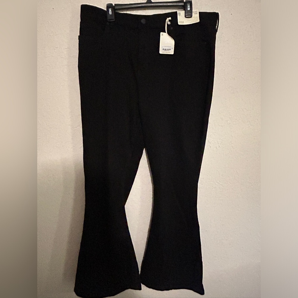 Women’s size 18 black flare jeans! High rise brand new